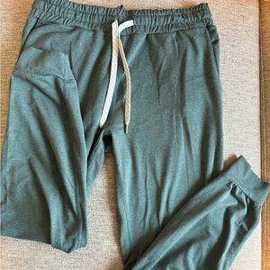 Green performance joggers vuori